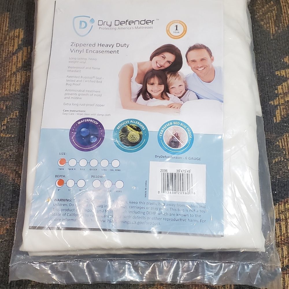 Dry Defender Heavy Duty Vinyl Zippered Mattress Protector - 9" Depth - Twin NIP